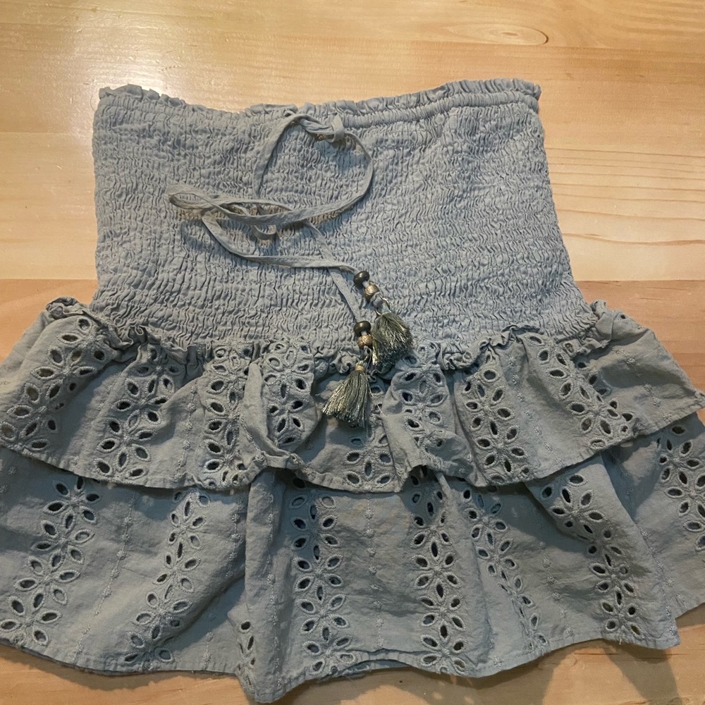 Zara XS eyelet smocked skort